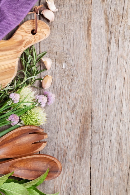 Pomaly pražené bylinky a korenie